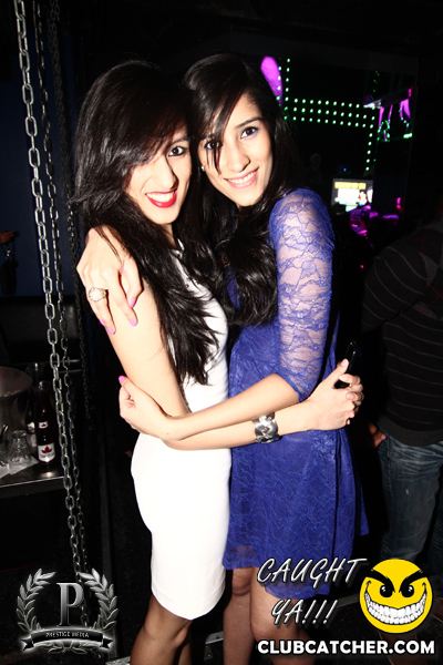 Gravity Soundbar nightclub photo 8 - November 8th, 2013