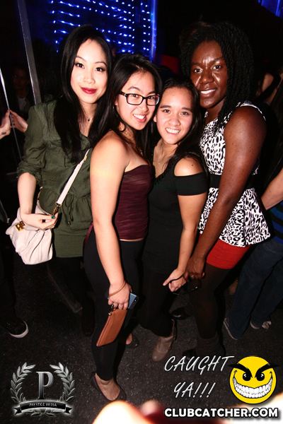 Gravity Soundbar nightclub photo 135 - November 15th, 2013