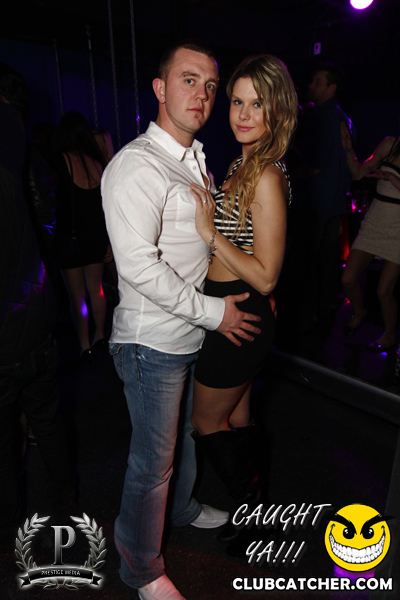 Gravity Soundbar nightclub photo 39 - November 22nd, 2013