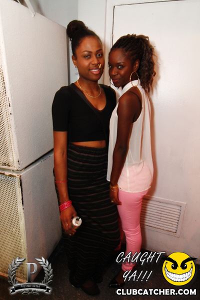 Gravity Soundbar nightclub photo 56 - November 22nd, 2013