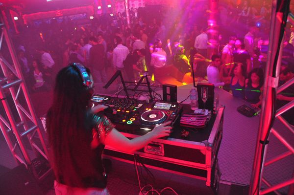 Luxy nightclub photo 326 - January 25th, 2014