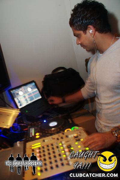 Atelier Cafe lounge photo 290 - August 26th, 2011