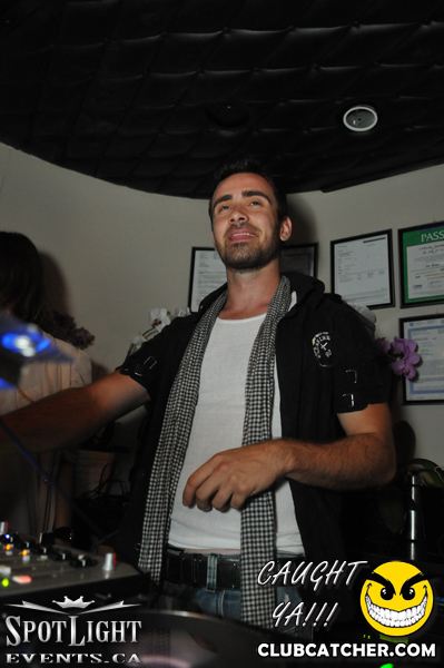 Atelier Cafe lounge photo 447 - September 4th, 2011