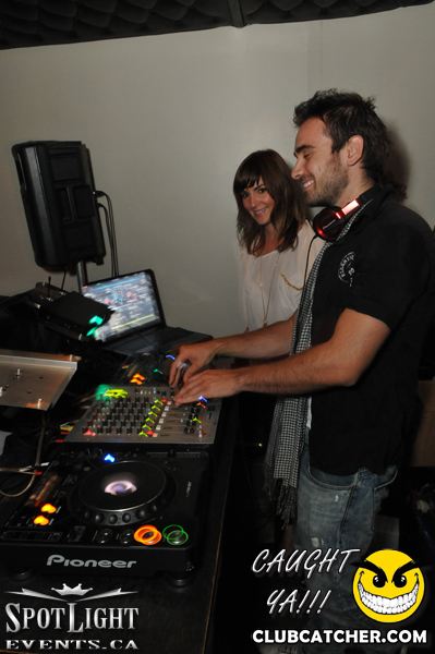 Atelier Cafe lounge photo 450 - September 4th, 2011