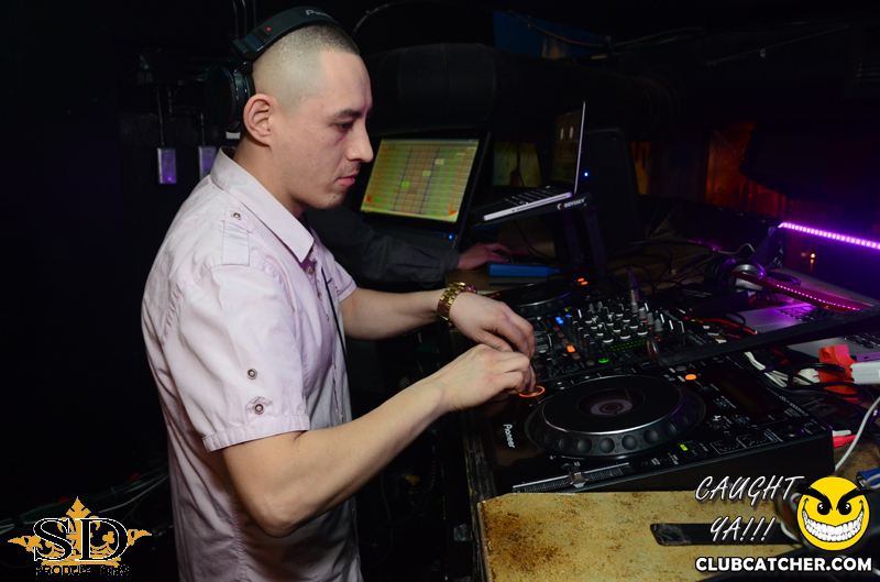 Mana lounge photo 28 - April 4th, 2014