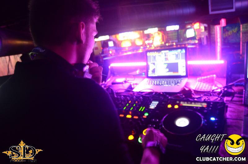 Mana lounge photo 42 - April 4th, 2014