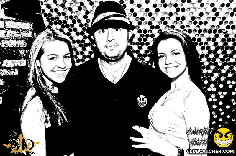 Mana lounge photo 93 - April 4th, 2014