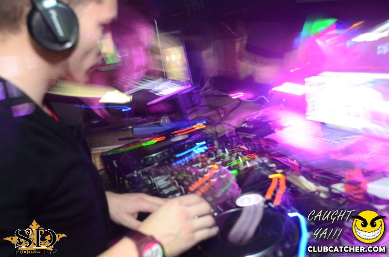 Mana lounge photo 97 - April 4th, 2014