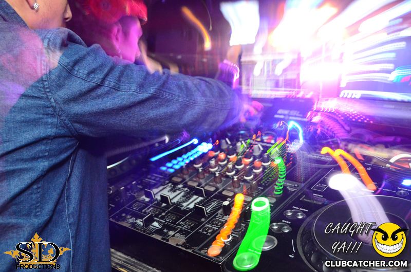 Mana lounge photo 12 - April 11th, 2014