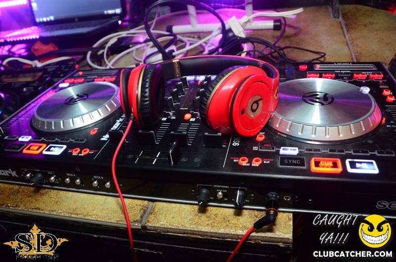 Mana lounge photo 15 - April 11th, 2014