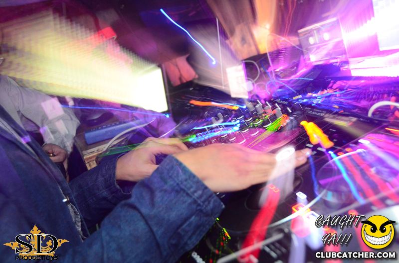 Mana lounge photo 23 - April 11th, 2014