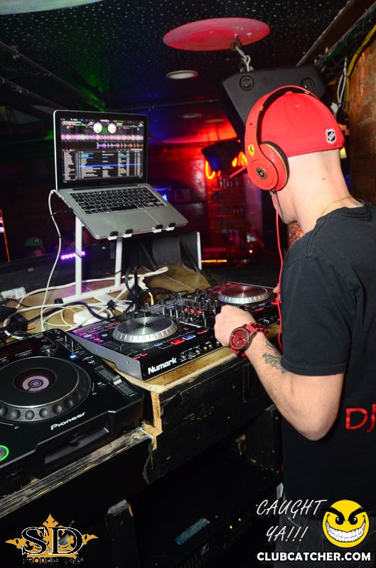 Mana lounge photo 52 - April 11th, 2014