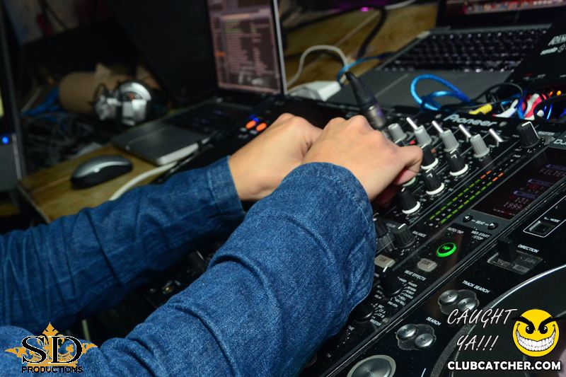 Mana lounge photo 73 - April 11th, 2014