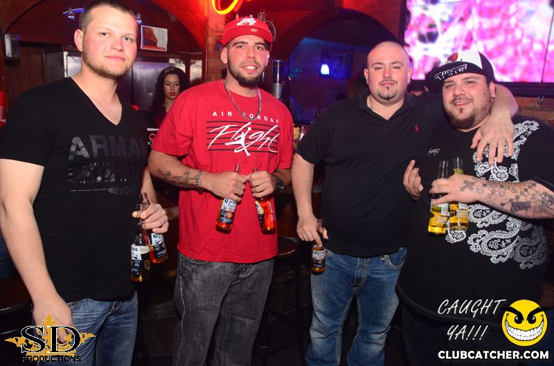 Mana lounge photo 14 - April 25th, 2014