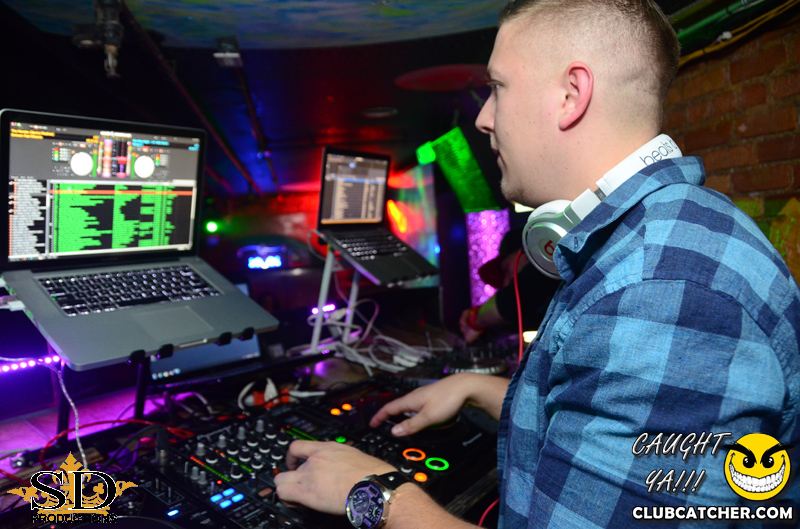 Mana lounge photo 90 - April 25th, 2014