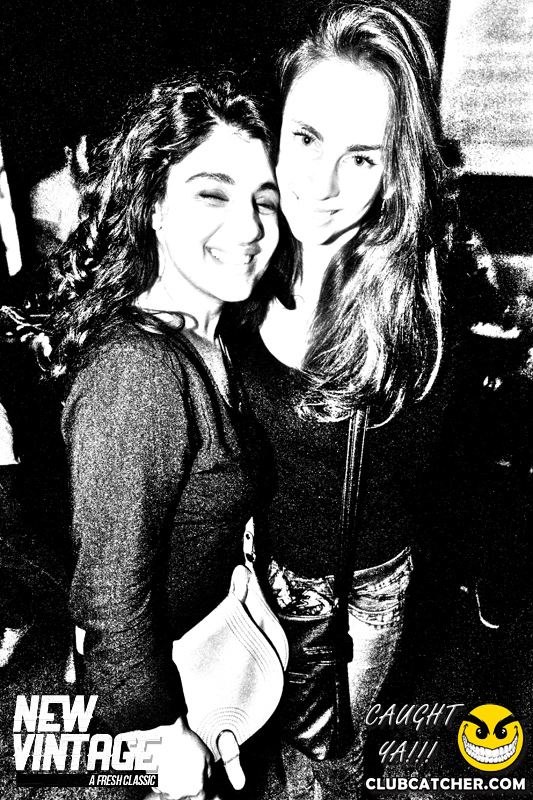 Locas 144 lounge photo 40 - May 2nd, 2014