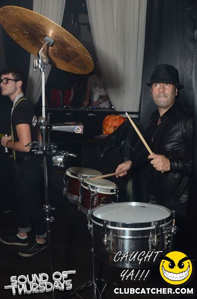 T2 lounge photo 102 - October 31st, 2013