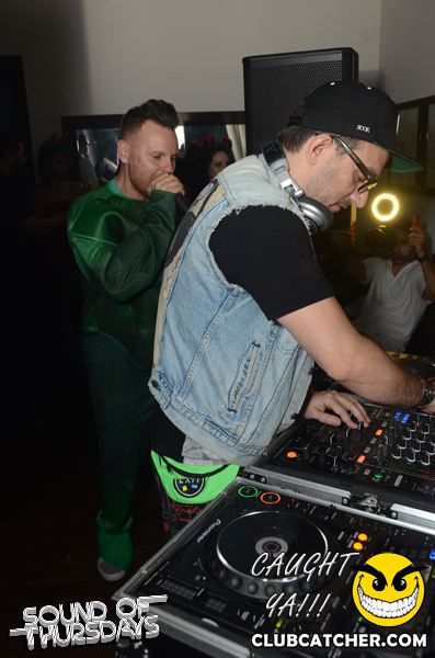 T2 lounge photo 105 - October 31st, 2013