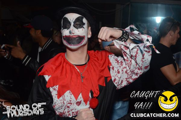 T2 lounge photo 12 - October 31st, 2013