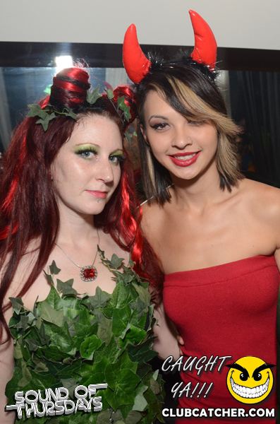 T2 lounge photo 114 - October 31st, 2013