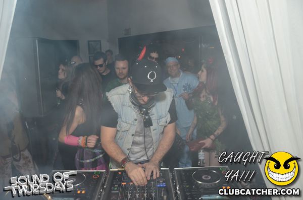 T2 lounge photo 116 - October 31st, 2013