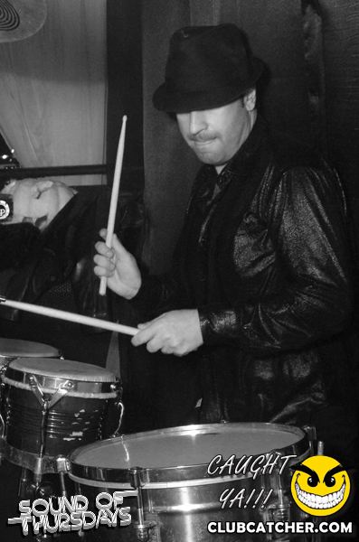 T2 lounge photo 125 - October 31st, 2013