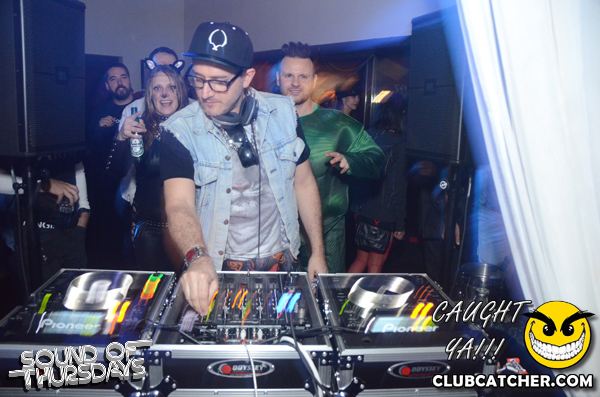 T2 lounge photo 133 - October 31st, 2013