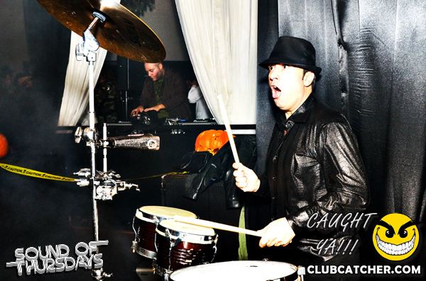 T2 lounge photo 147 - October 31st, 2013