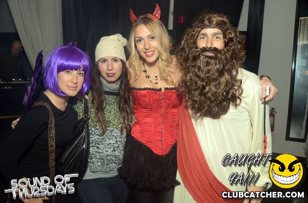 T2 lounge photo 148 - October 31st, 2013