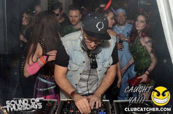 T2 lounge photo 23 - October 31st, 2013