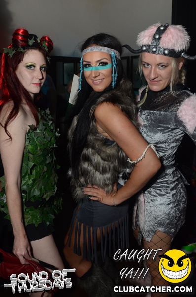 T2 lounge photo 25 - October 31st, 2013