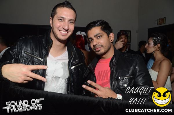 T2 lounge photo 5 - October 31st, 2013