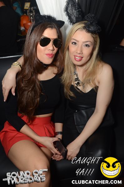 T2 lounge photo 7 - October 31st, 2013