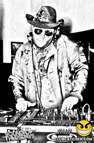 T2 lounge photo 78 - October 31st, 2013