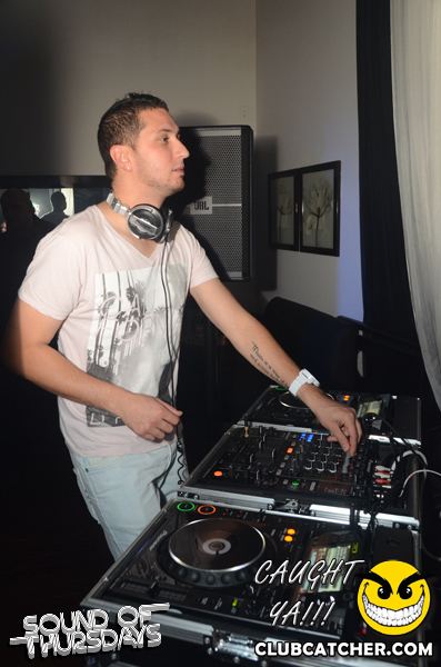 T2 lounge photo 87 - October 31st, 2013