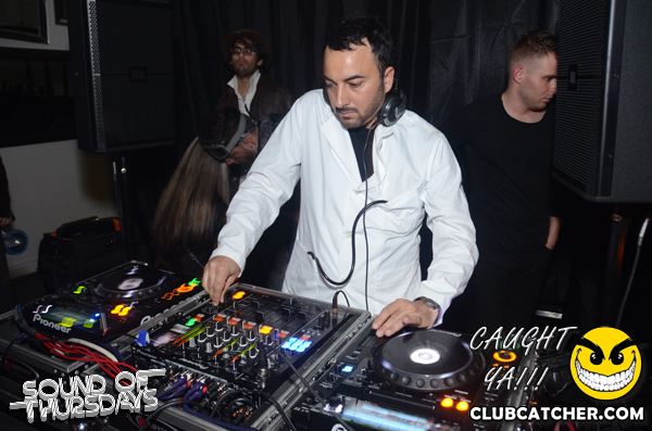 T2 lounge photo 98 - October 31st, 2013