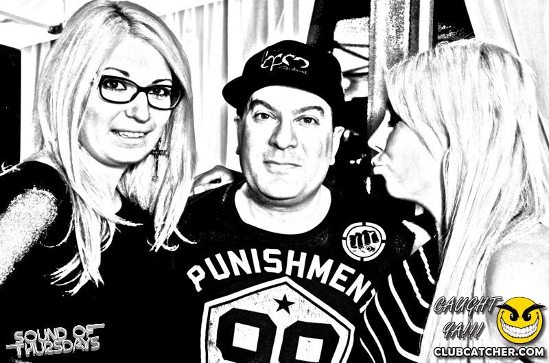 T2 lounge photo 57 - June 26th, 2014