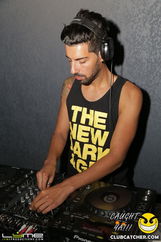 Avenue nightclub photo 19 - August 7th, 2014