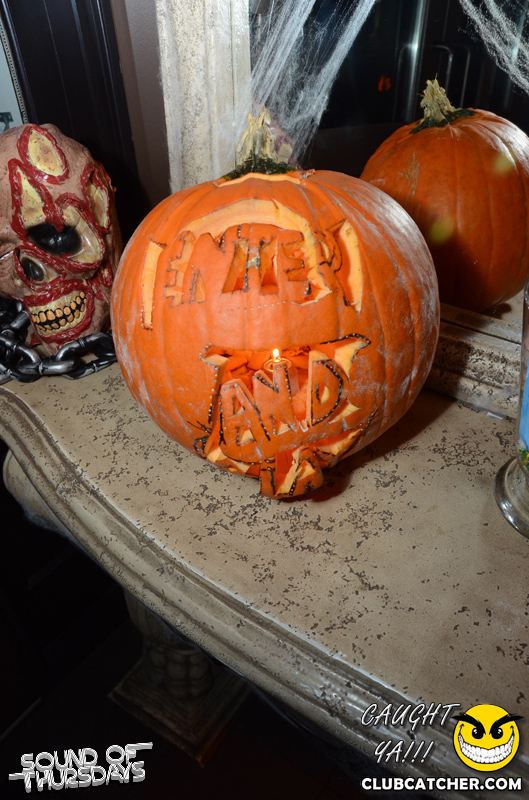 T2 lounge photo 25 - October 30th, 2014