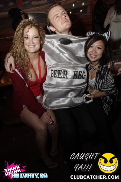 Madison lounge photo 36 - October 31st, 2011