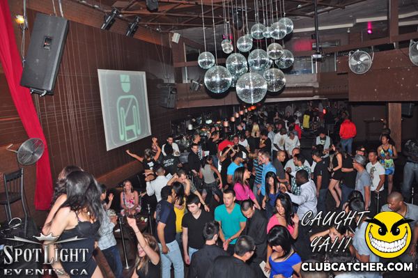 6 Degrees nightclub photo 1 - July 8th, 2011