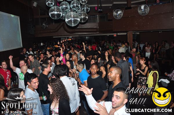 6 Degrees nightclub photo 20 - July 8th, 2011