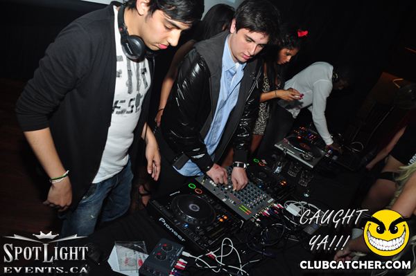 6 Degrees nightclub photo 203 - July 8th, 2011