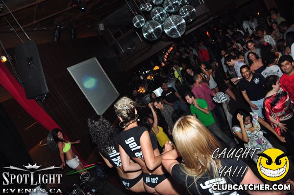 6 Degrees nightclub photo 42 - July 8th, 2011