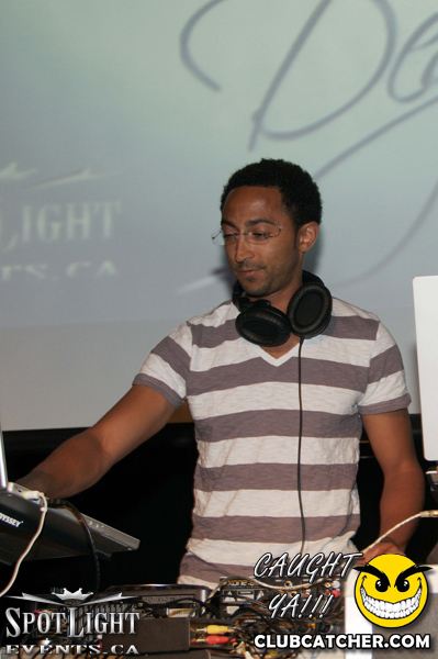 6 Degrees nightclub photo 14 - August 5th, 2011