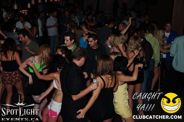 6 Degrees nightclub photo 140 - August 5th, 2011