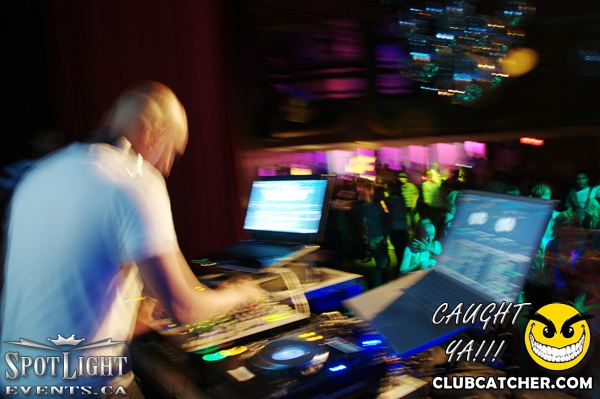 6 Degrees nightclub photo 16 - August 5th, 2011