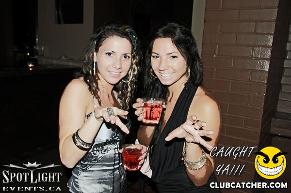 6 Degrees nightclub photo 153 - August 5th, 2011