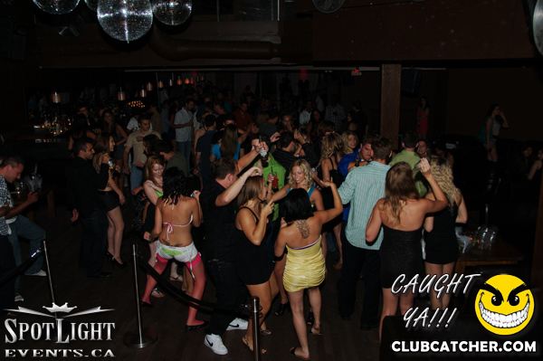 6 Degrees nightclub photo 156 - August 5th, 2011