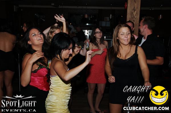 6 Degrees nightclub photo 160 - August 5th, 2011